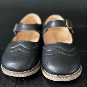 Girls size toddler 9 new dress shoes